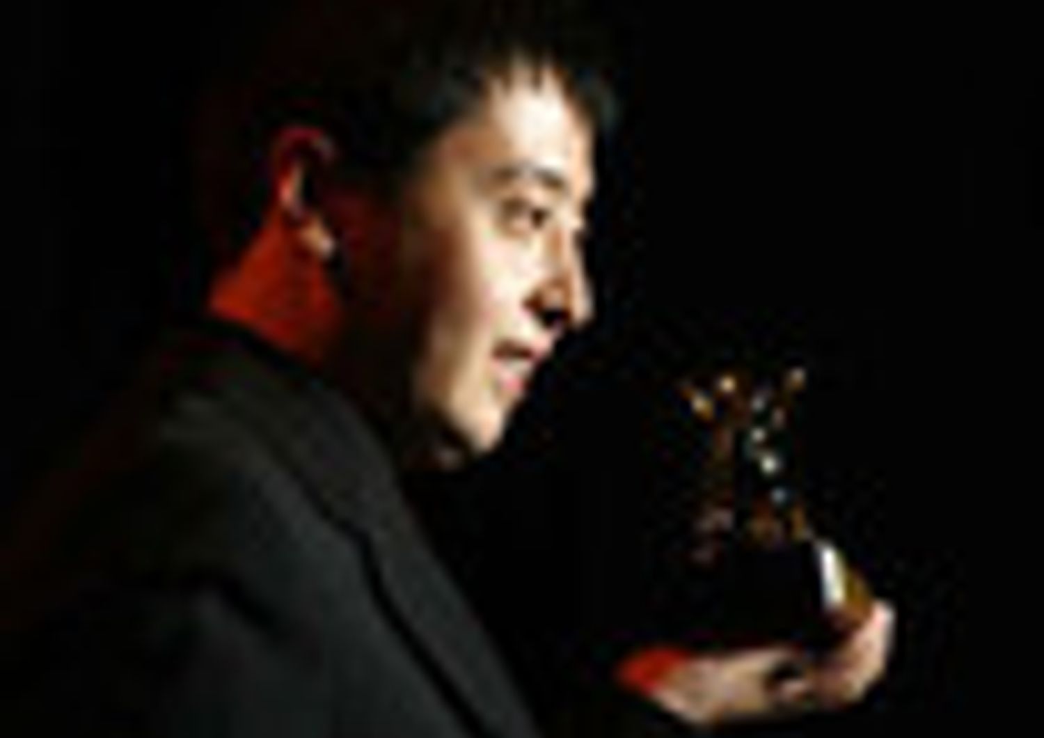 Regista cinese, vincitore del Leone d'Oro alla 63esima Mostra del Cinema di Venezia con "Brava gente delle Tre Gole"