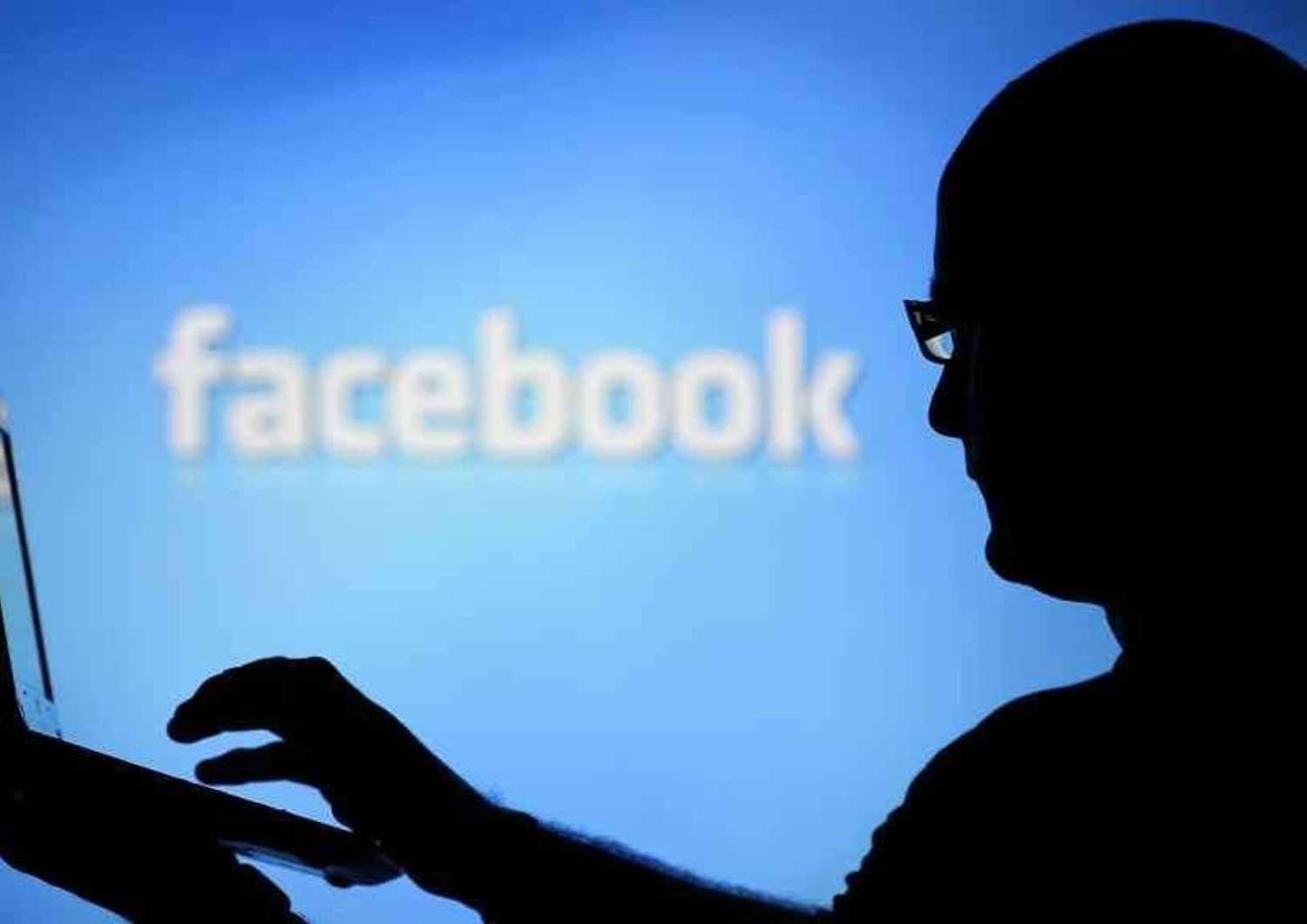 Bufera su Facebook, sotto inchiesta per violazione privacy