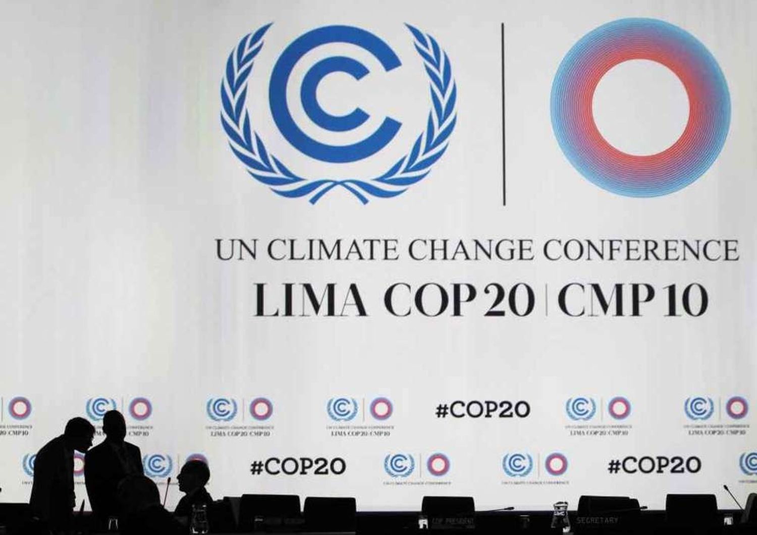 A Lima si fa la storia: accordo sul clima, si' a taglio emissioni