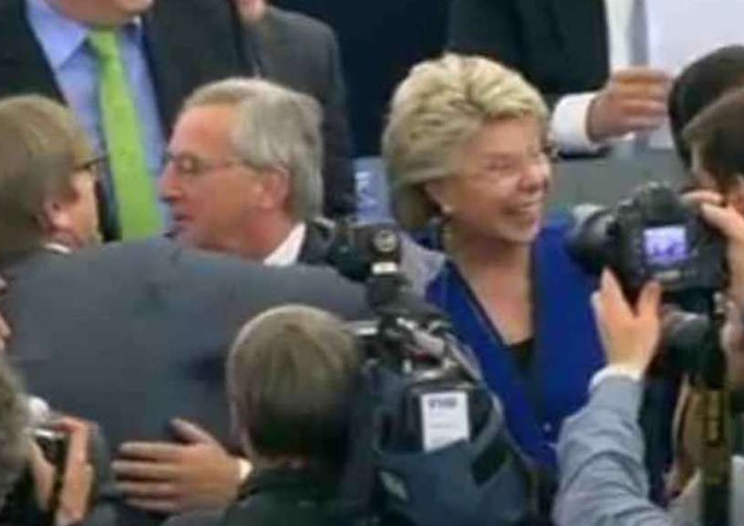 Commissione Ue: Juncker nuovo presidente, "300 mld per lavoro e crescita"
