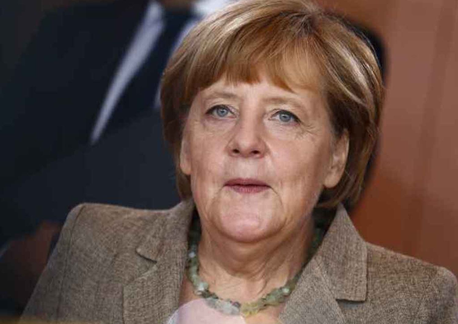 Francia si ribella a Patto Stabilita' Merkel gelida, "prendiamo atto"