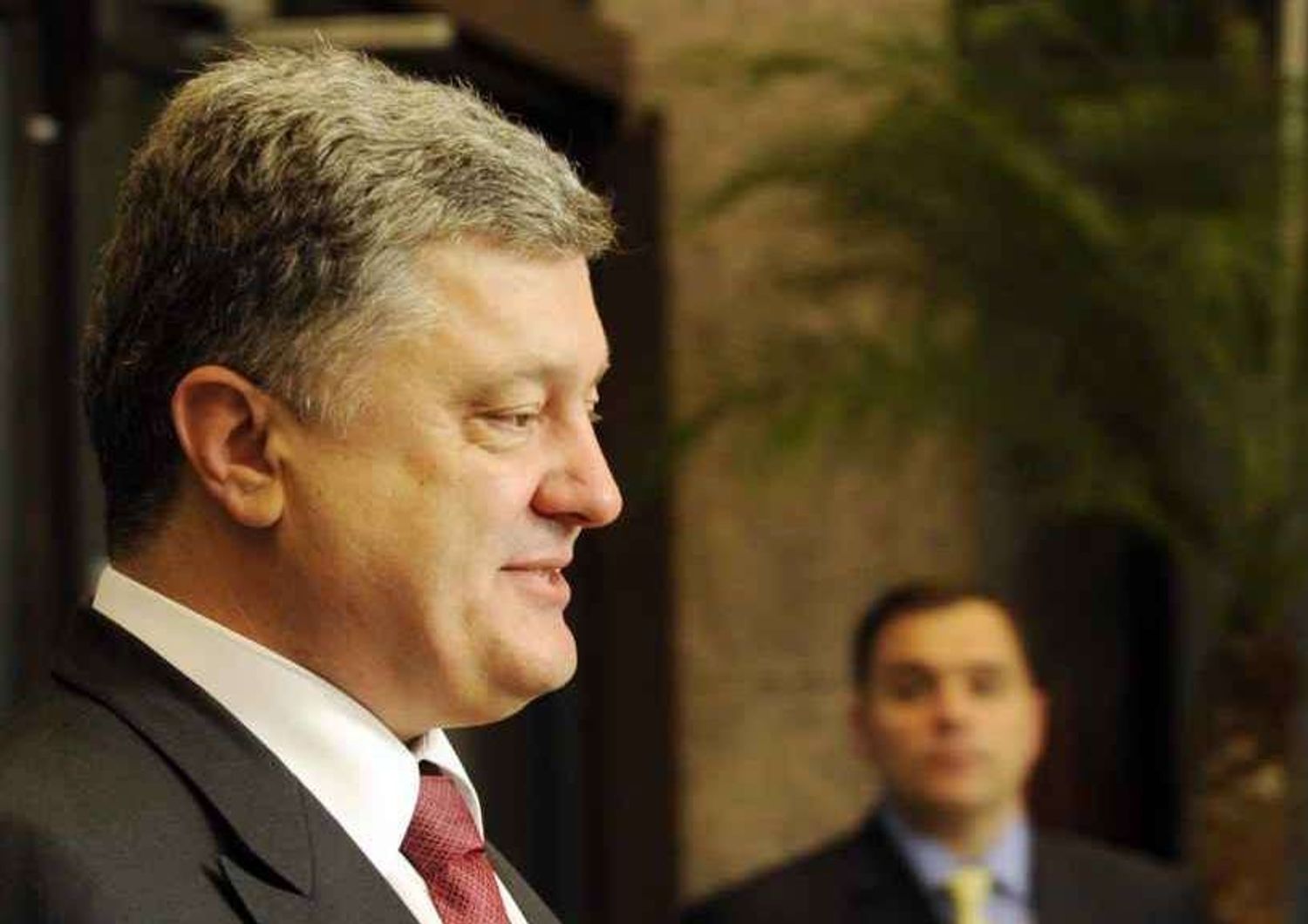 Ucraina: Poroshenko, in Parlamento "statuto speciale" per l'est