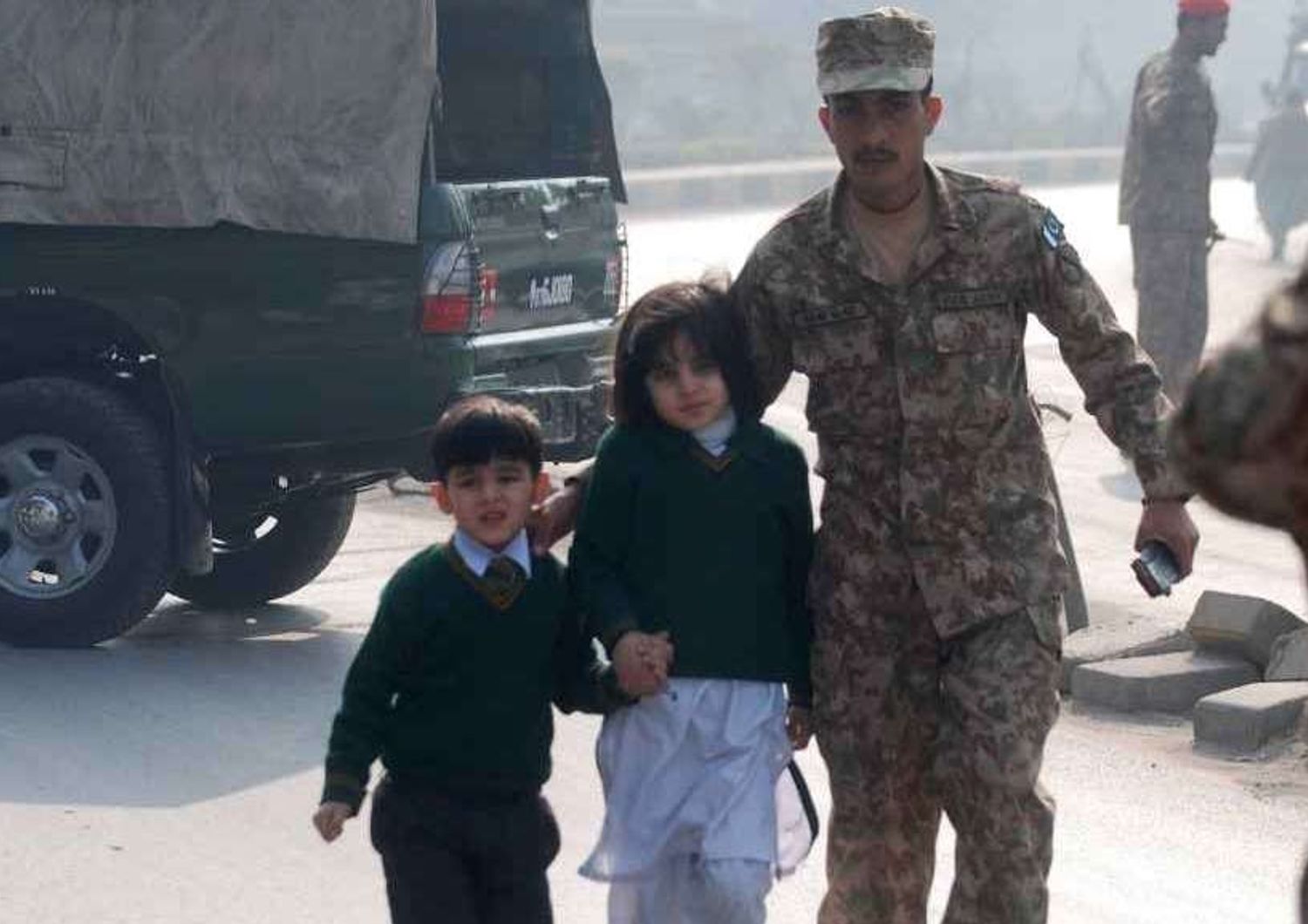 Pakistan: strage studenti scuola militare, 20 i bambini uccisi