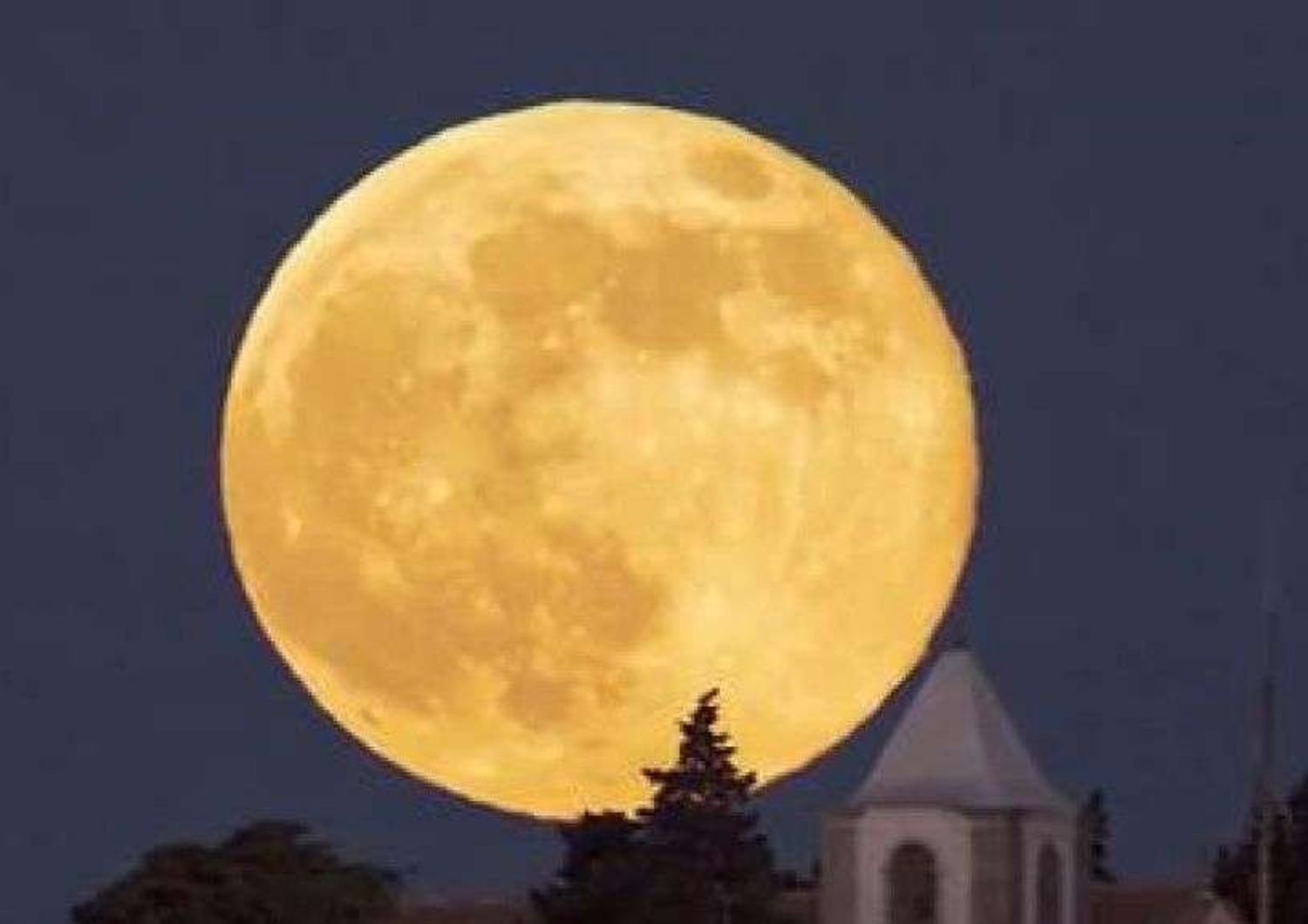 Super Luna questa notte, e' grande il 14% in piu' - Video