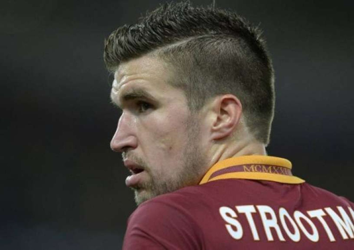 Calcio: al via raduno della Roma, Strootman in rosa "test positivi"