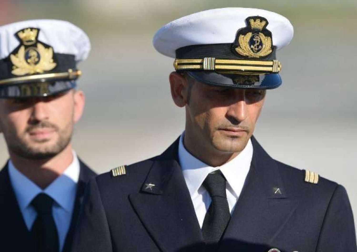 Maro': Girone chiede di rientrare in Italia, Latorre di prolungare soggiorno