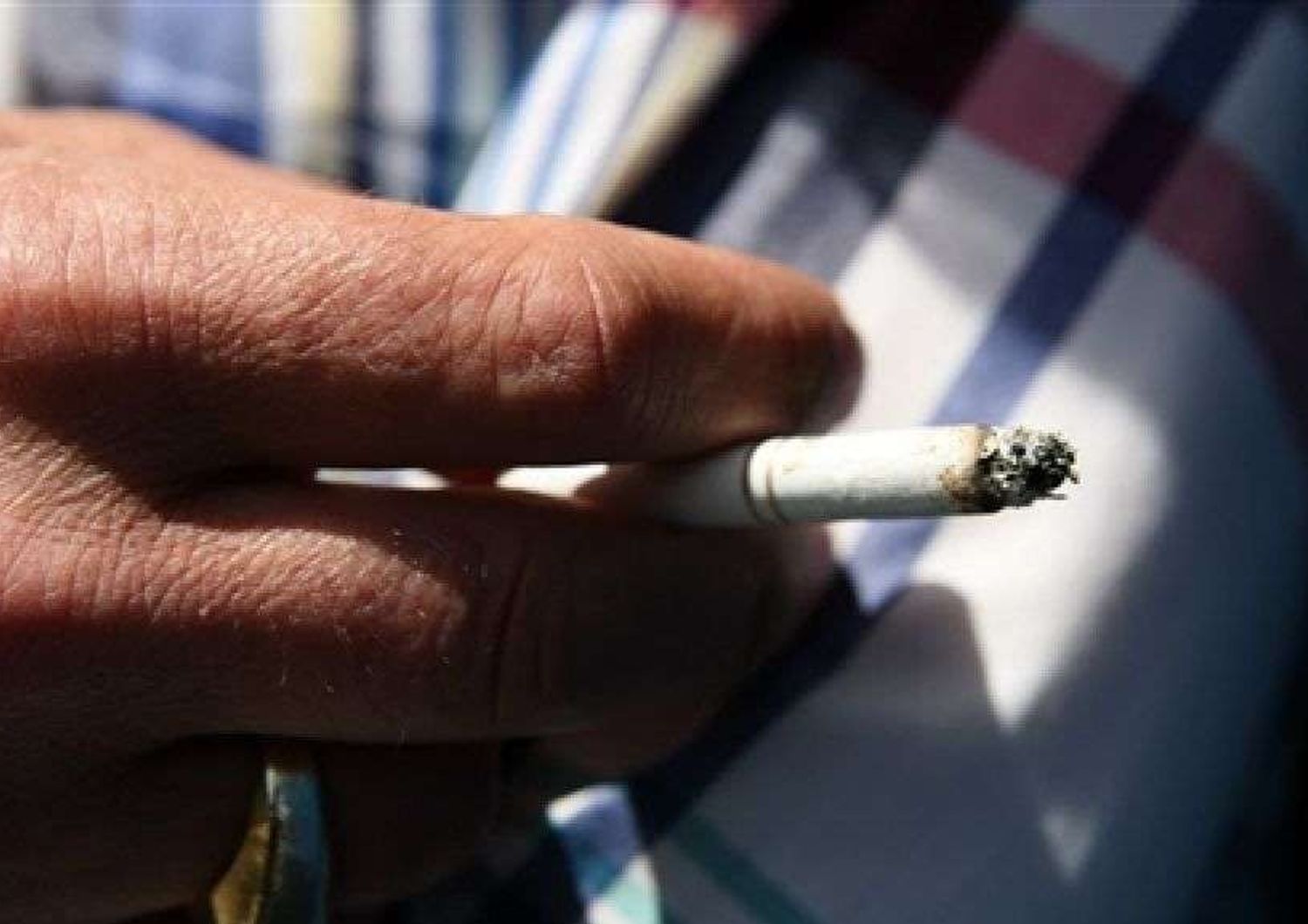 Record payout for cancer death imposed on tobacco firm