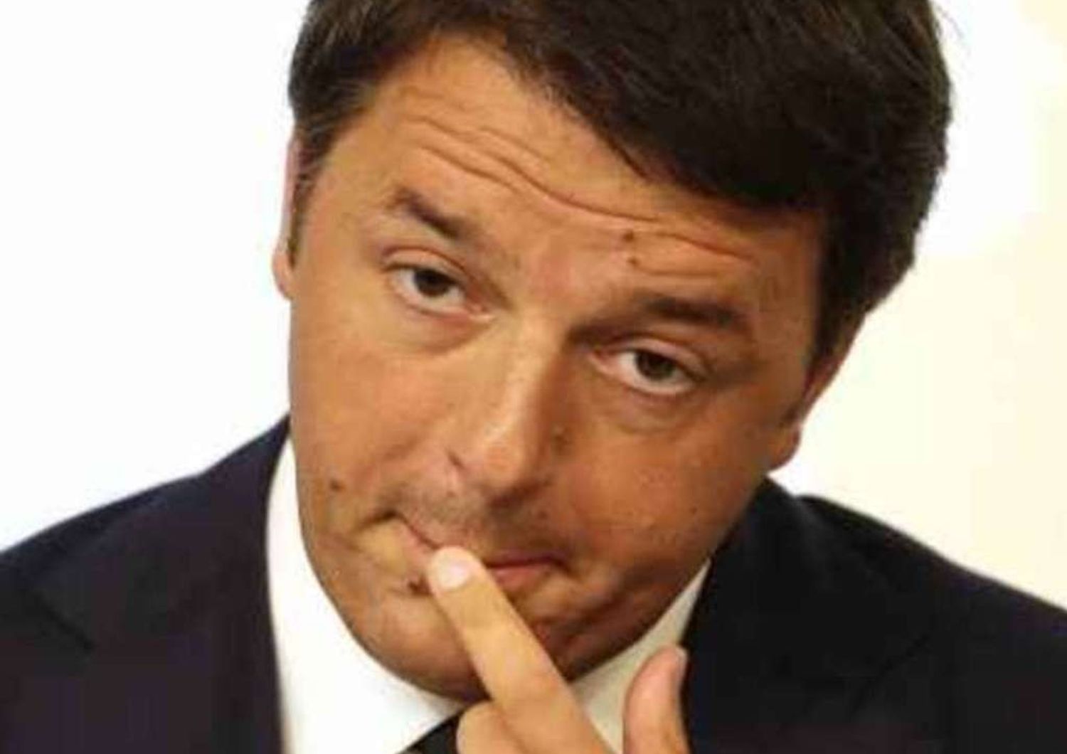 Renzi sfida sindacati, "La gente e' con me"