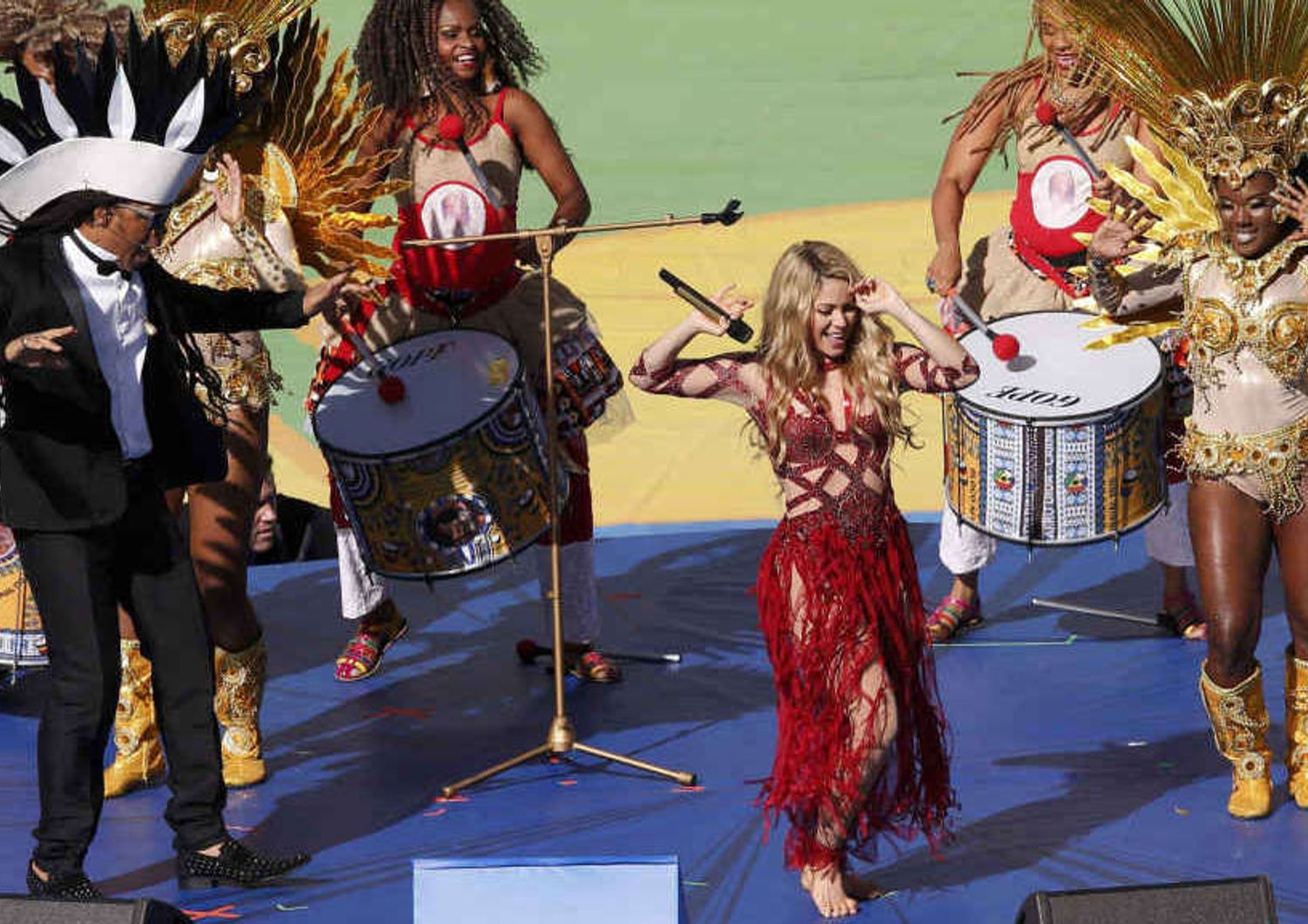 Shakira star della cerimonia di chiusura