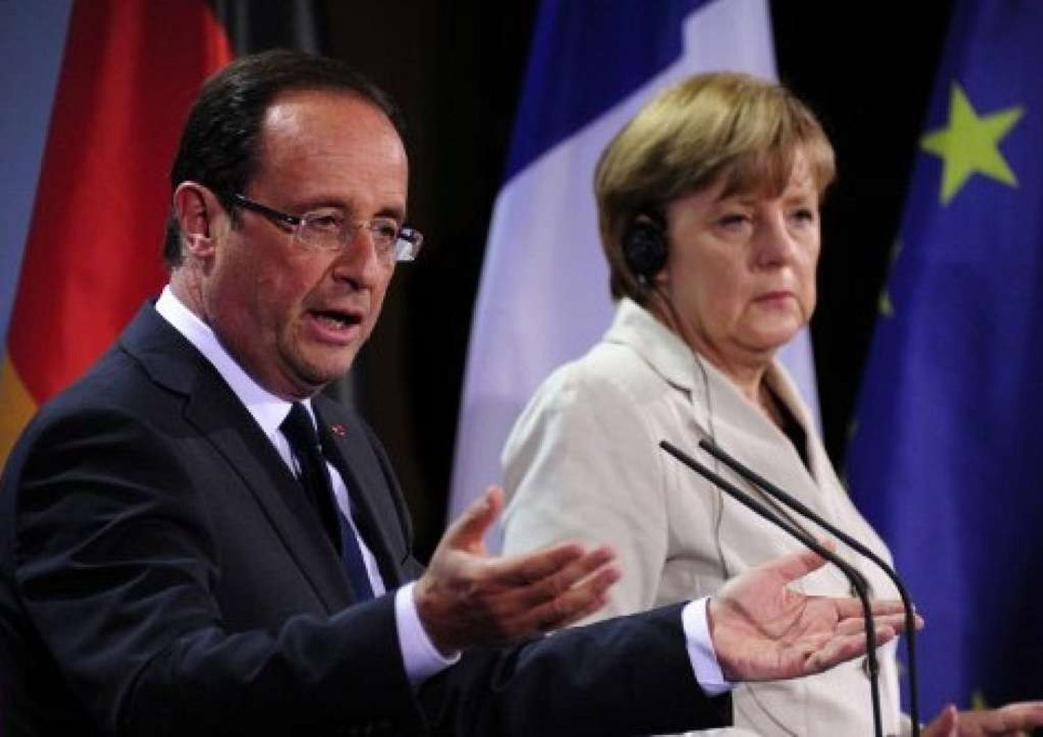La sfida di Parigi, basta austerity.Ira della Merkel, "rispetti i vincoli"