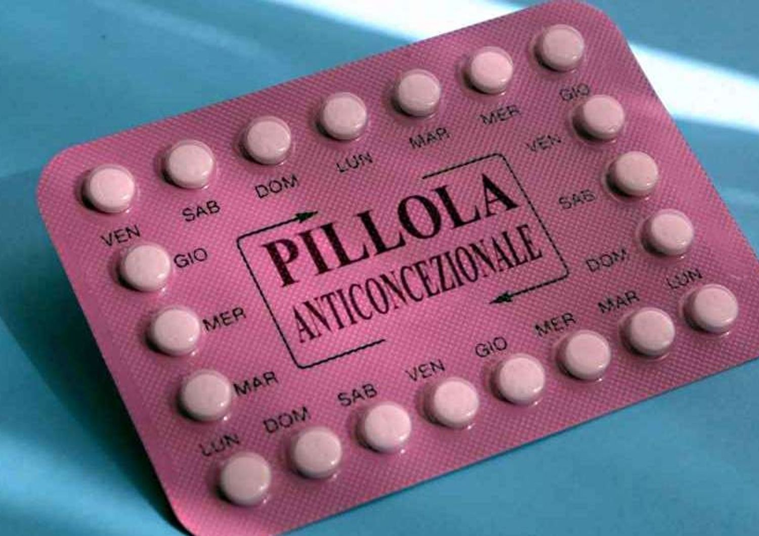 Sesso: esperti, non lasciare pillole anticoncezionali sotto sole