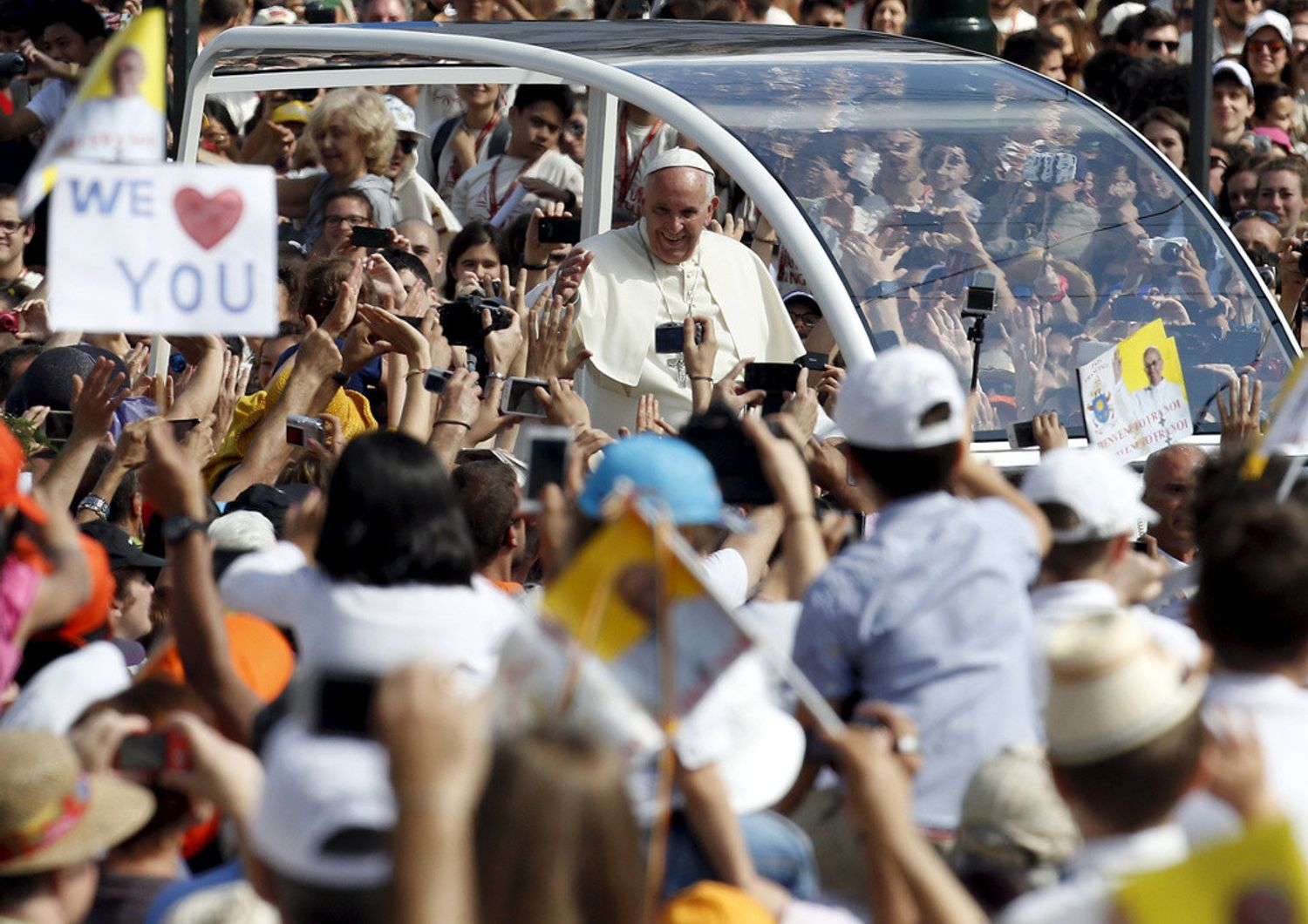 Papa chiedeo perdono ai valdesi "Per le violenze che avete subito"