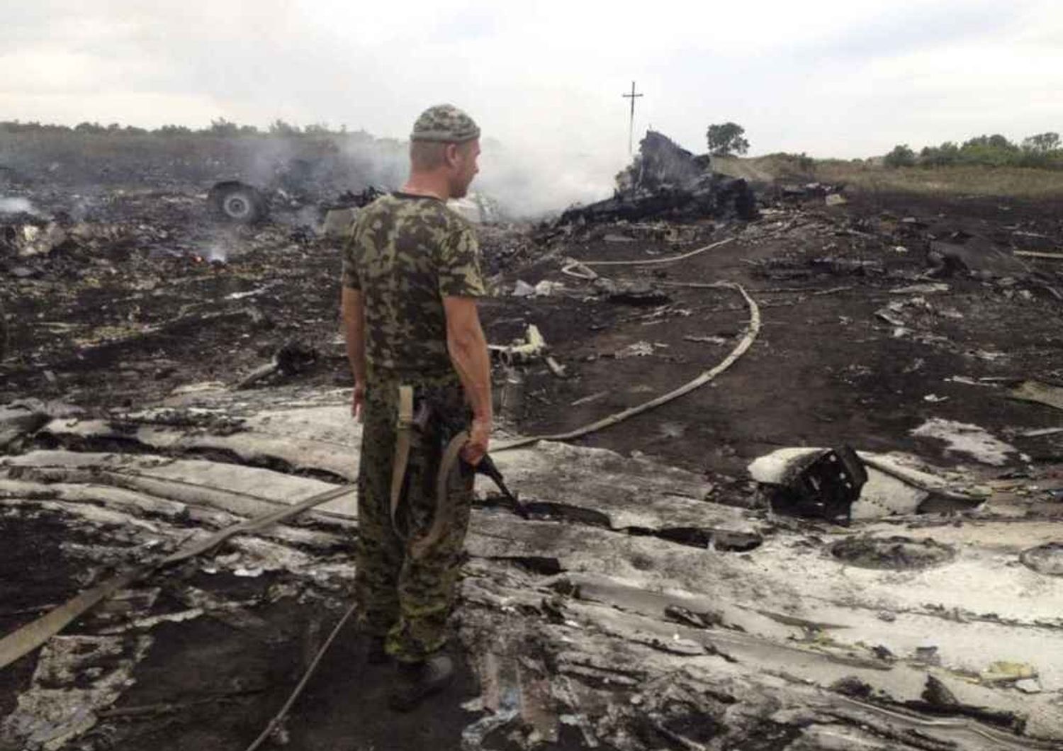 Aereo cade fra Ucraina e Russia "Abbattuto da un missile"
