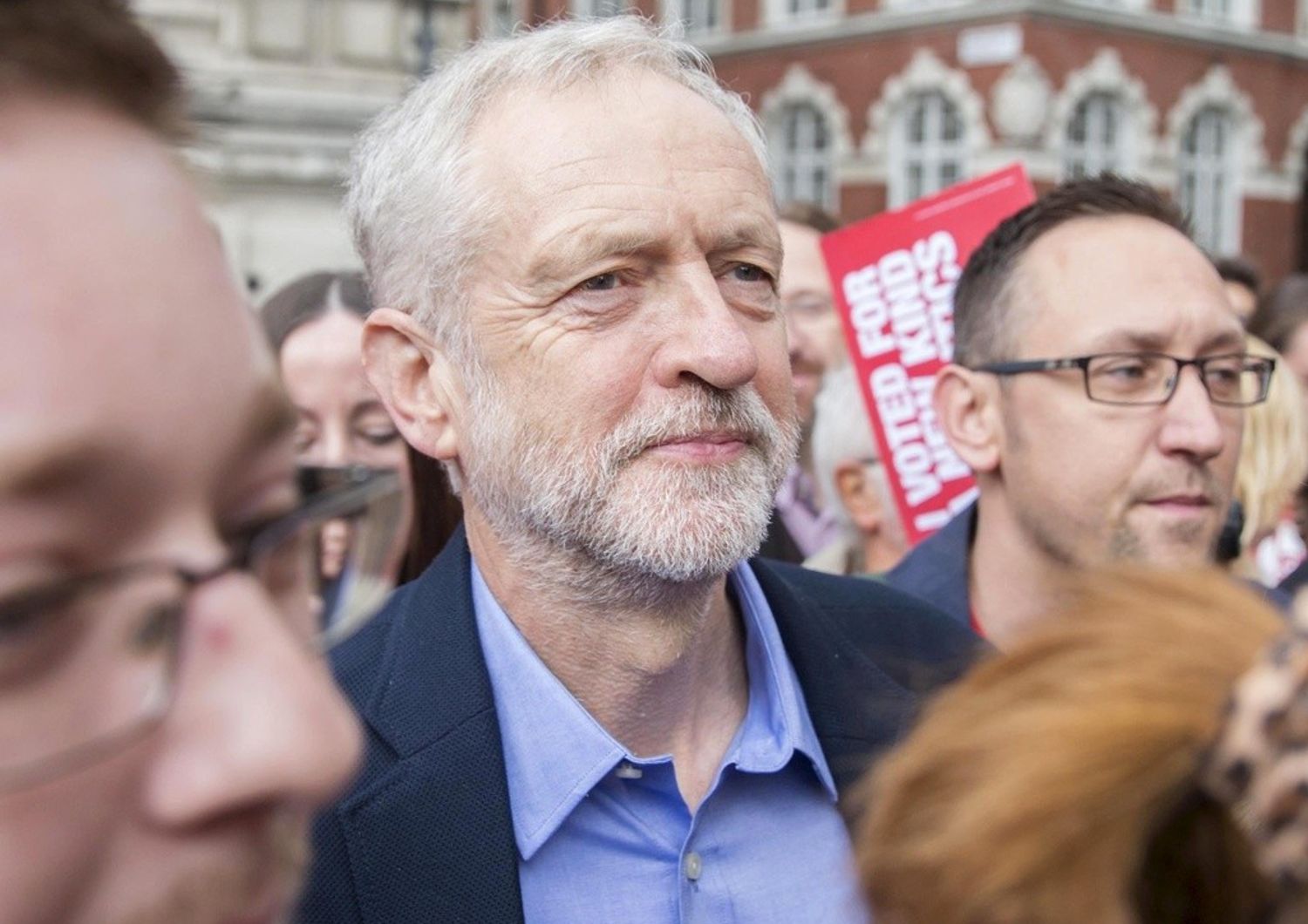 Gb: il Labour vira a sinistra Corbyn 'il rosso' nuovo leader