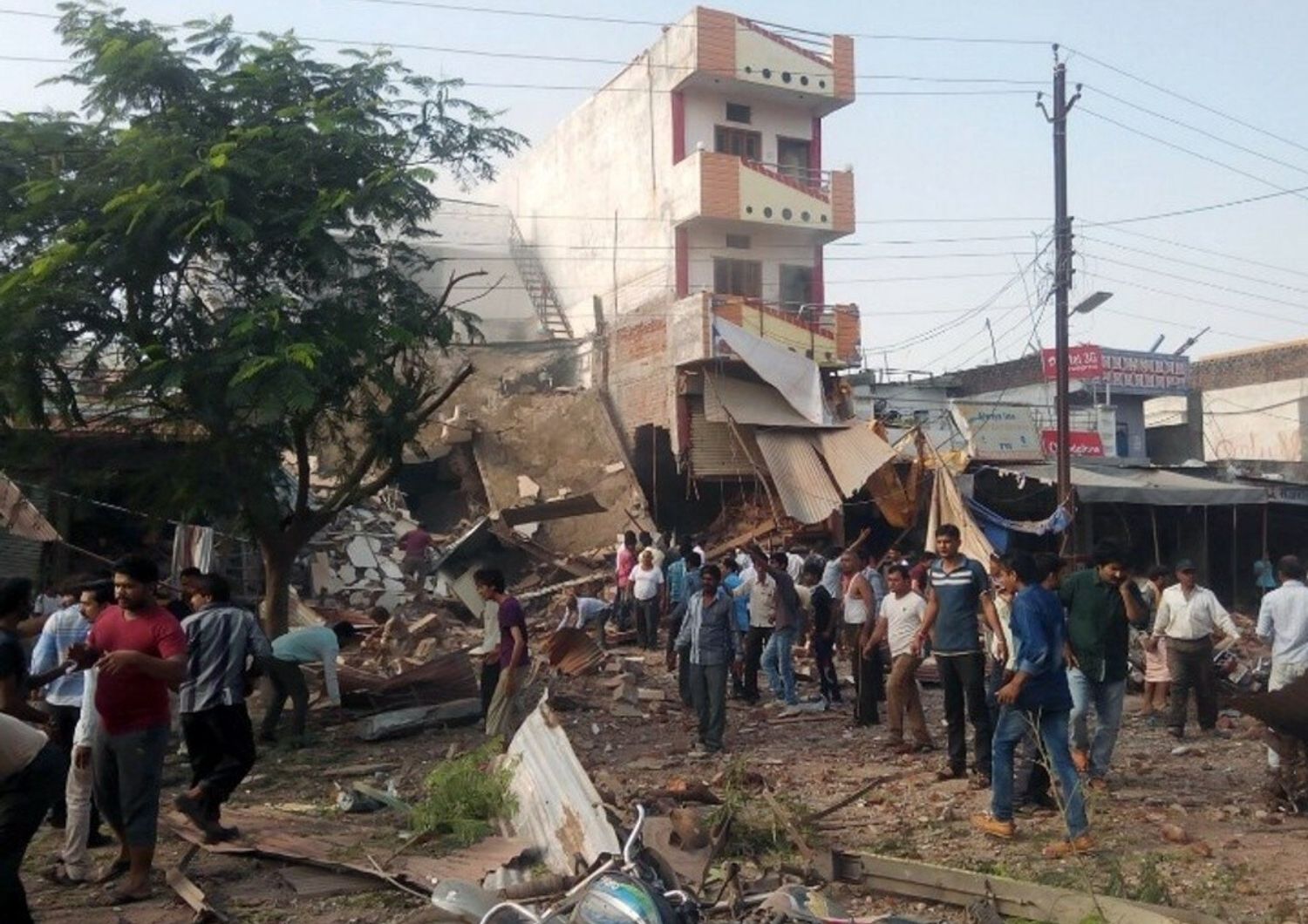 India: 82 morti e 100feriti per esplosione gas in ristorante