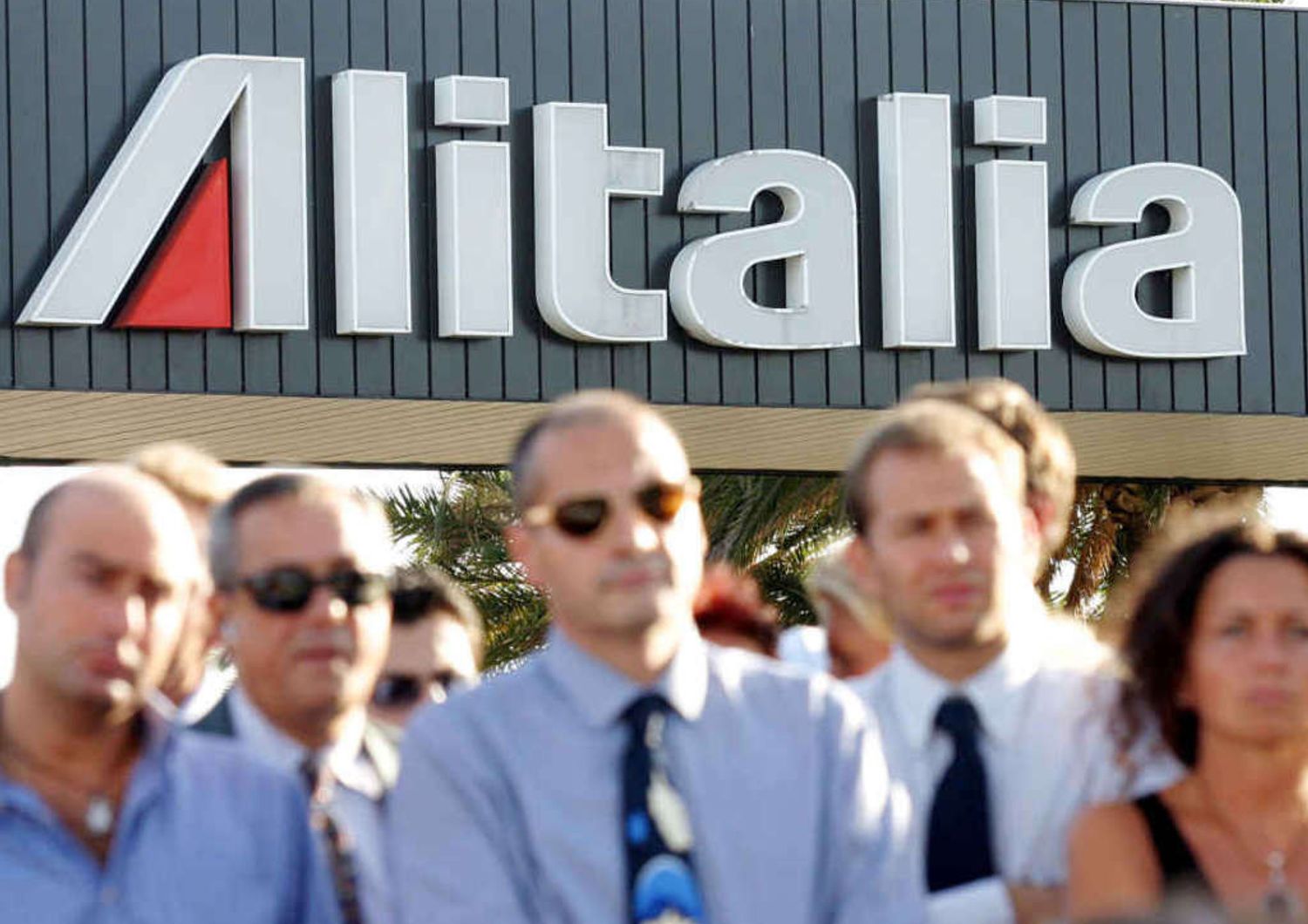 Alitalia: si' all'accordo per Cisl, Uil e Ugl. Attesa risposta Cgil