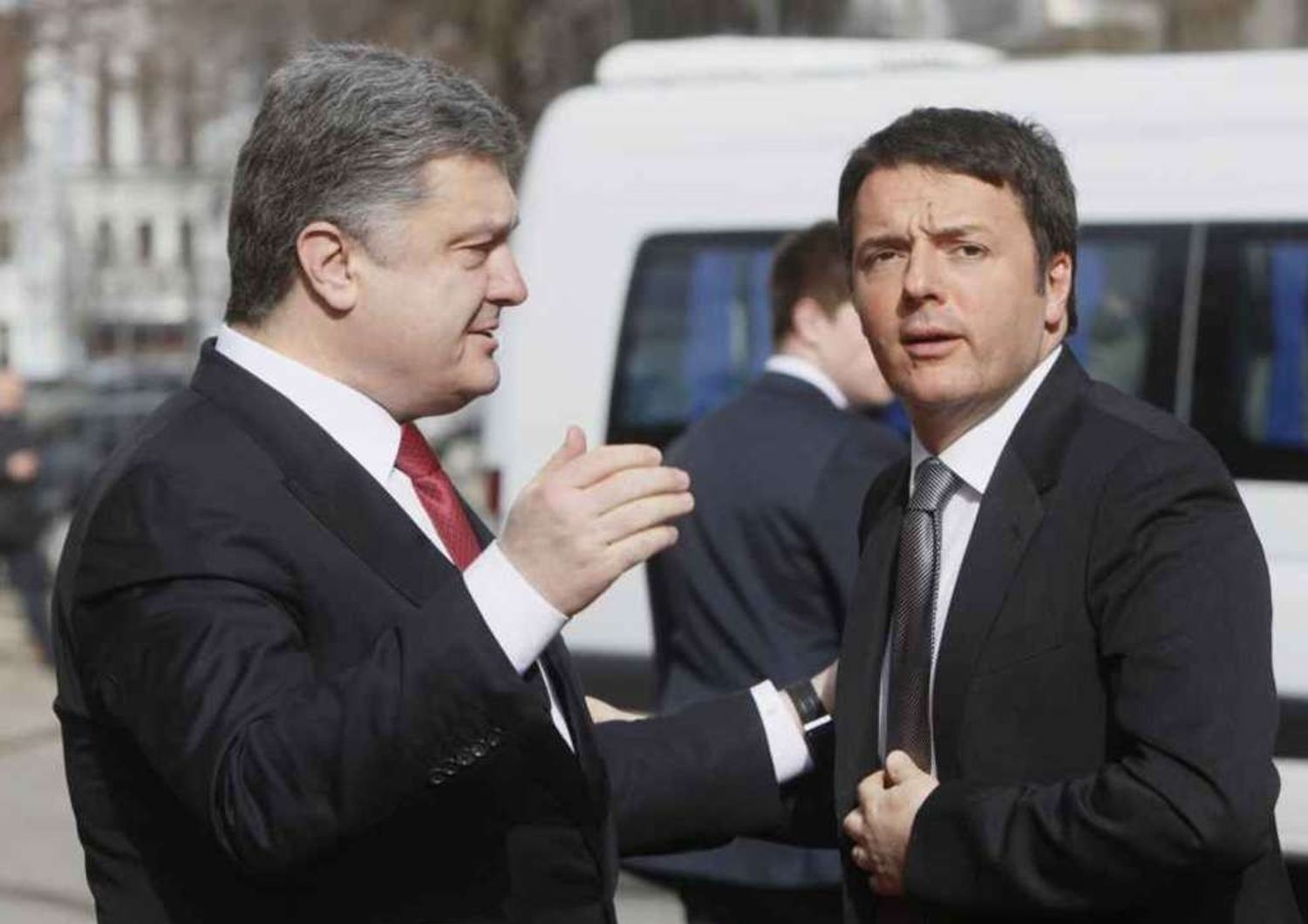 Visita lampo di Renzi a Mosca Da premier omaggio a Nemtsov