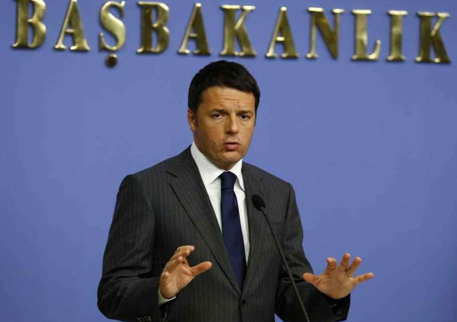 Renzi: riforme marciano, rimedieremo pasticci. No voto anticipato