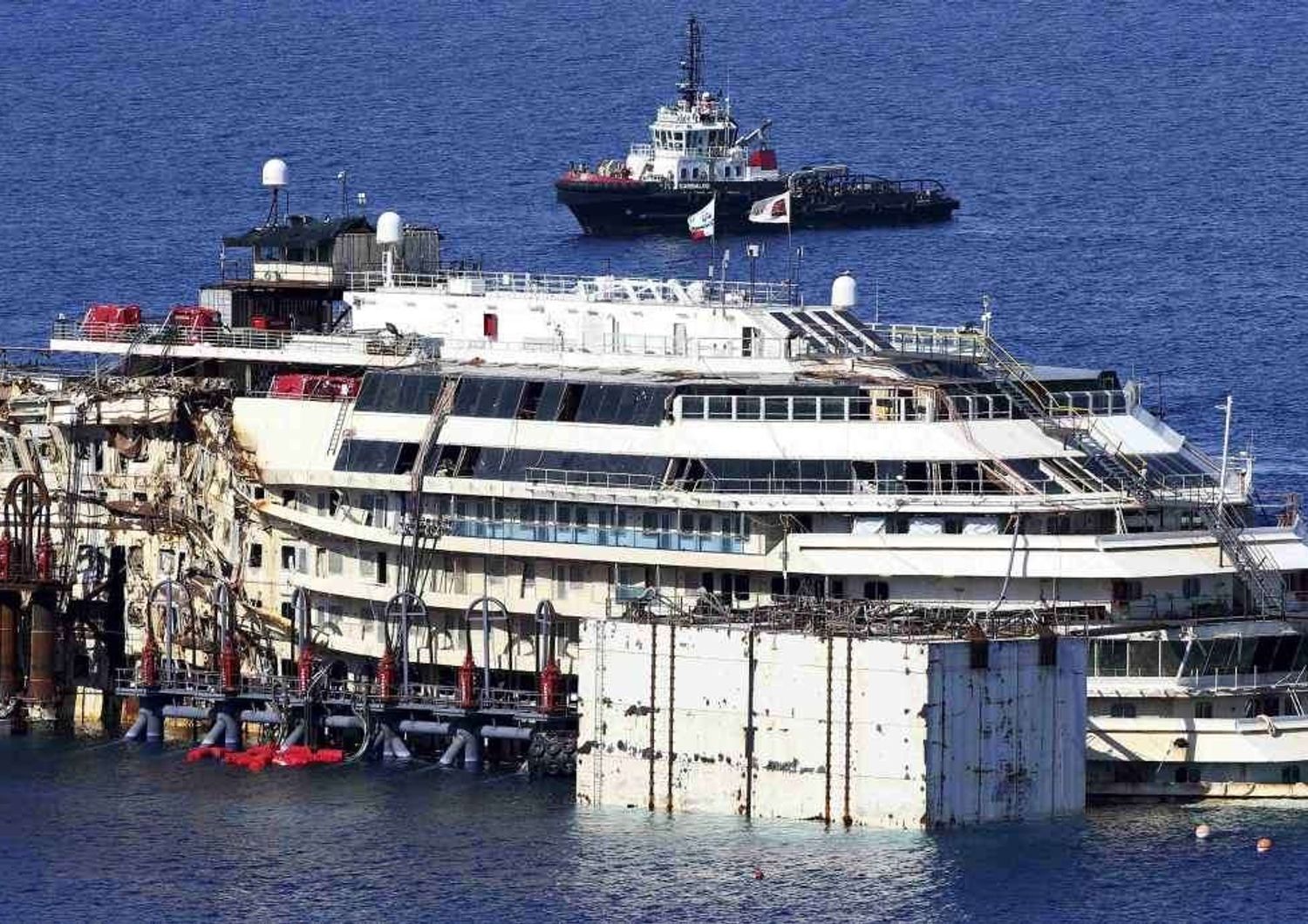 Shipwrecked Costa Concordia floats again