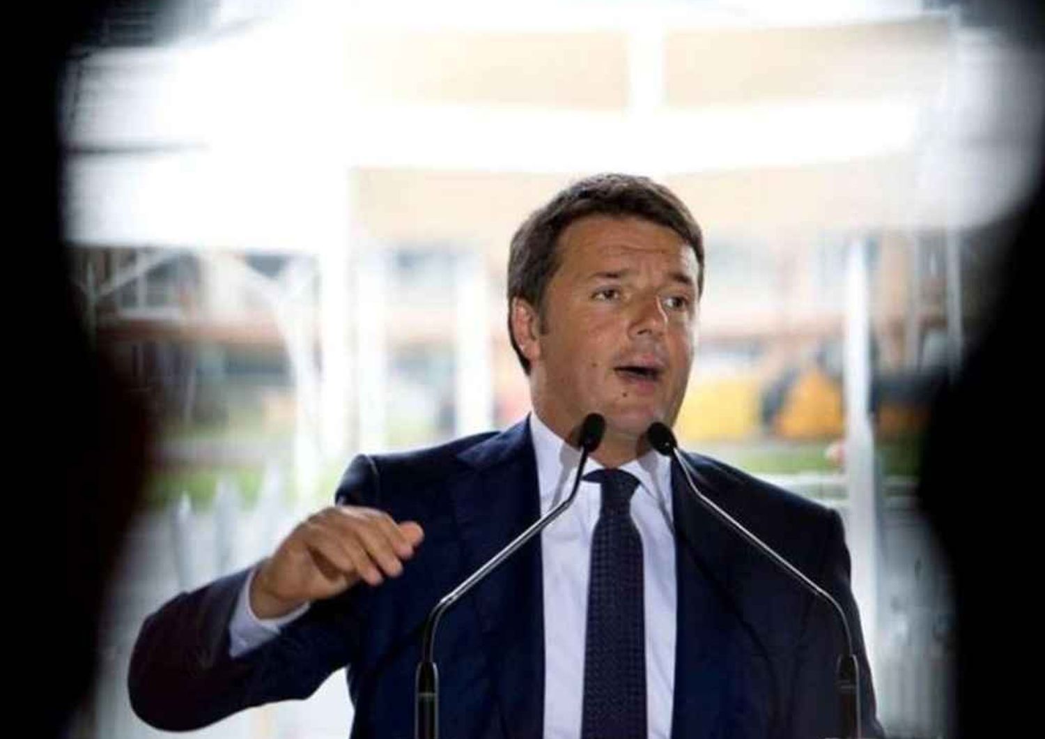 Renzi: riforma del lavoro a giorni Tfr in busta paga, aiuti a imprese