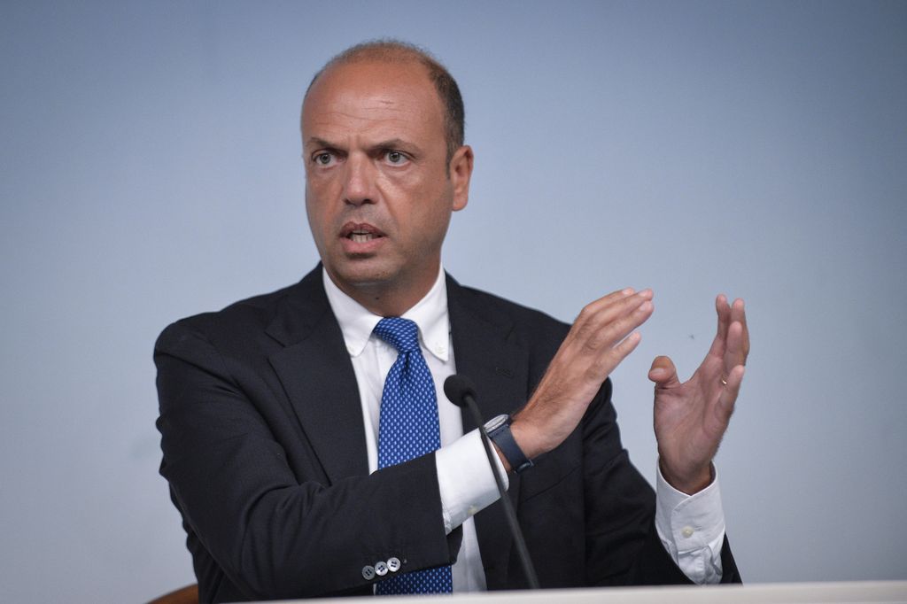 &nbsp; &nbsp;Angelino Alfano