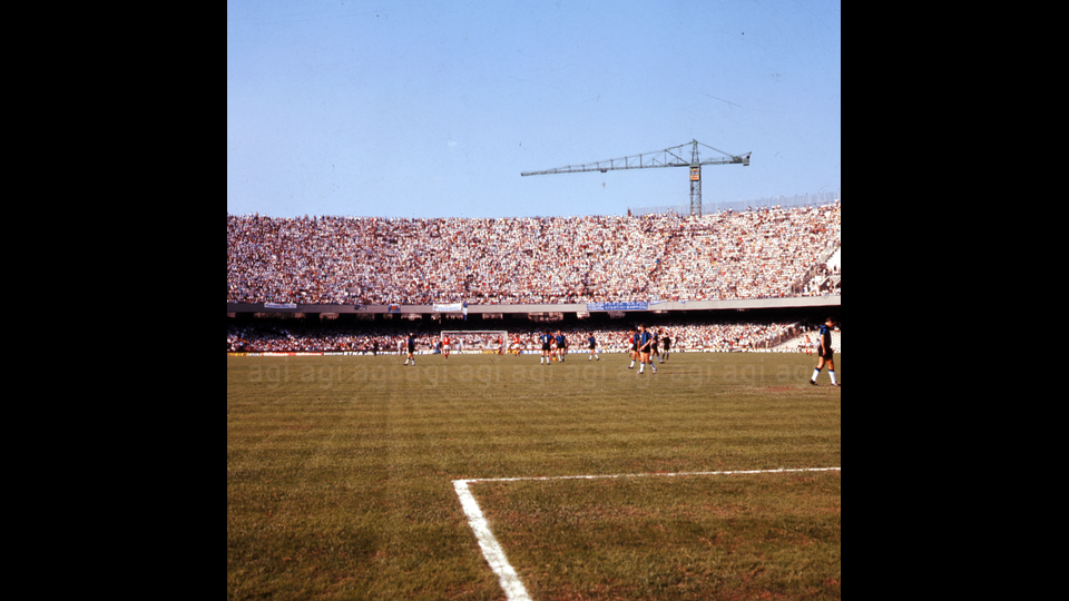 Battezzato stadio del Sole venne rinominato successivamente stadio San Paolo&nbsp;