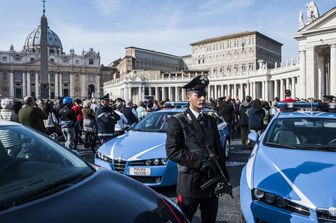 polizia sicurezza a Piazza San Pietro (agf)