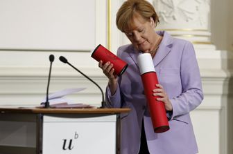 &nbsp;Merkel premiata da Time - Reuters