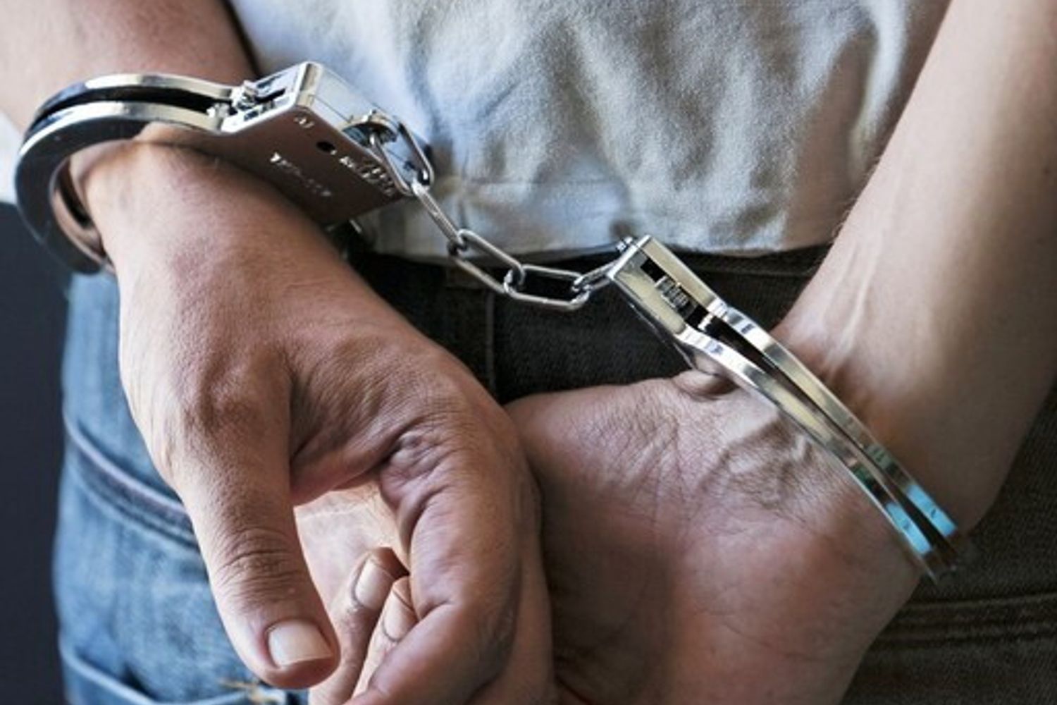 &nbsp;arresto, arresti, manette, arrestare