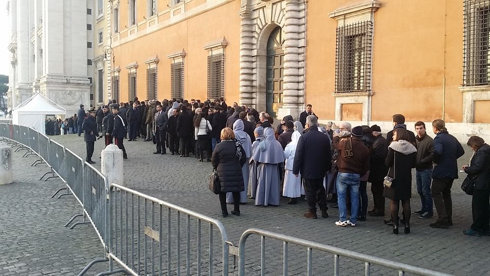 Papa Francesco apre la Porta Santa della Basilica di San Giovanni in Laterano, la terza compiuta personalmente da Bergoglio dopo quelle di Bangui in Centrafrica e di San Pietro &nbsp;