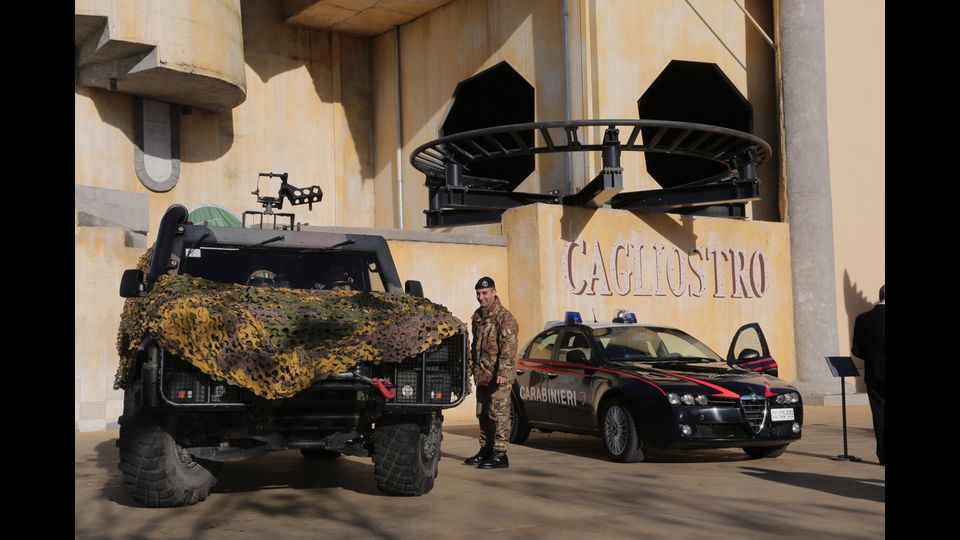 Rainbow Magicland, il pi&ugrave; grande Parco divertimenti di Roma, ha aperto le porte al personale delle Forze Armate per la Festa di Natale. L&rsquo;Aeronautica Militare ha messo  a disposizione un simulatore di volo, mentre alla Main Street  si e' esibita la Banda dell&rsquo;Esercito.Al Castello e' stato possibile incontrare il vincitore di Junior Master Chef Andrea Picchione che assieme a Sofia Sciamma sono stati protagonisti del  Lunch Show e gli Chef stellati Sandro Masci e Giulia Steffanina, che hanno proposto  due divertenti laboratori, Cupcake e Club Sandwich.