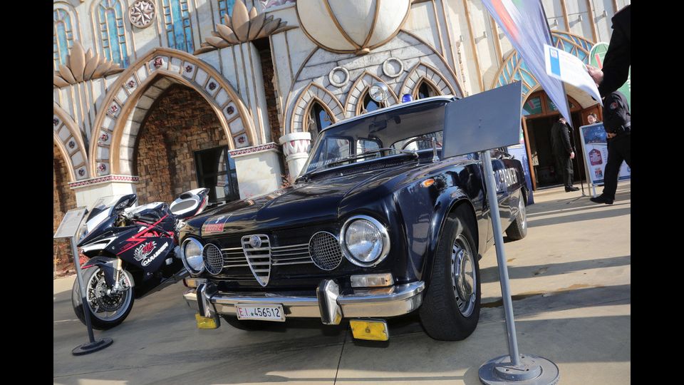 Rainbow Magicland, il pi&ugrave; grande Parco divertimenti di Roma, ha aperto le porte al personale delle Forze Armate per la Festa di Natale. L&rsquo;Aeronautica Militare ha messo  a disposizione un simulatore di volo, mentre alla Main Street  si e' esibita la Banda dell&rsquo;Esercito.Al Castello e' stato possibile incontrare il vincitore di Junior Master Chef Andrea Picchione che assieme a Sofia Sciamma sono stati protagonisti del  Lunch Show e gli Chef stellati Sandro Masci e Giulia Steffanina, che hanno proposto  due divertenti laboratori, Cupcake e Club Sandwich.