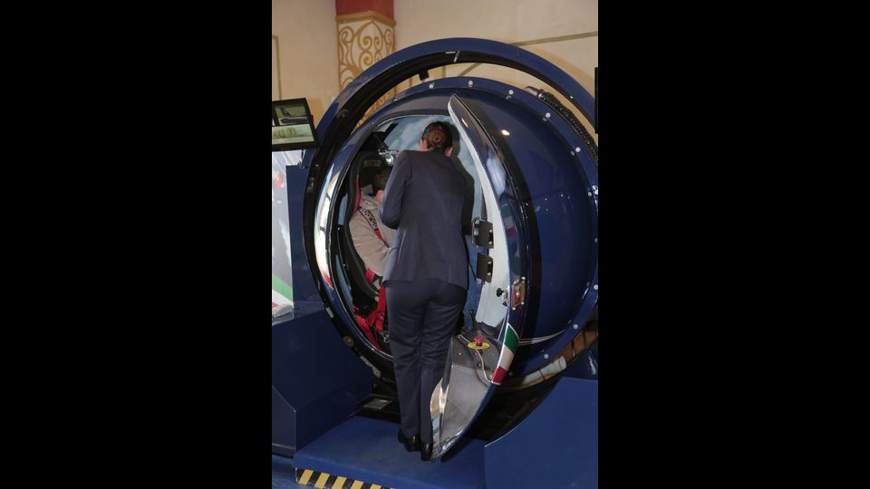 Rainbow Magicland, il pi&ugrave; grande Parco divertimenti di Roma, ha aperto le porte al personale delle Forze Armate per la Festa di Natale. L&rsquo;Aeronautica Militare ha messo  a disposizione un simulatore di volo, mentre alla Main Street  si e' esibita la Banda dell&rsquo;Esercito.Al Castello e' stato possibile incontrare il vincitore di Junior Master Chef Andrea Picchione che assieme a Sofia Sciamma sono stati protagonisti del  Lunch Show e gli Chef stellati Sandro Masci e Giulia Steffanina, che hanno proposto  due divertenti laboratori, Cupcake e Club Sandwich.