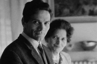 &nbsp;Pasolini con la madre (foto da twitter)