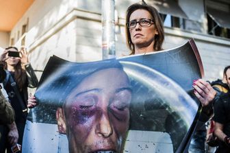 Ilaria Cucchi presso la questura di Roma (agf)&nbsp;