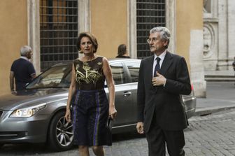 Massimo D'Alema e la moglie Linda Giuva (Agf)&nbsp;