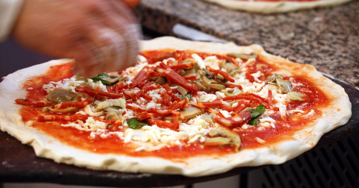 Dove si mangia la Margherita più buona? Ecco le 100 migliori pizzerie d