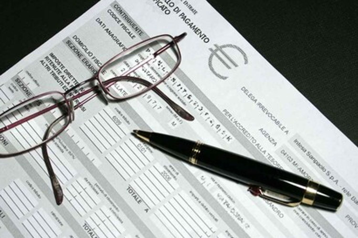 Tasse imposte modulo F24 Versamenti Iva (Imagoeconomica)&nbsp;