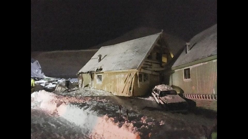 Norvegia: valanga di neve a Svalbard, un morto e 9 feriti
