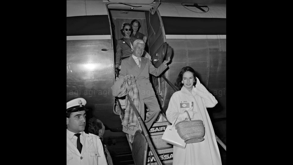 Charlie Chaplin arriva a Ciampino, 25 settembre 1957