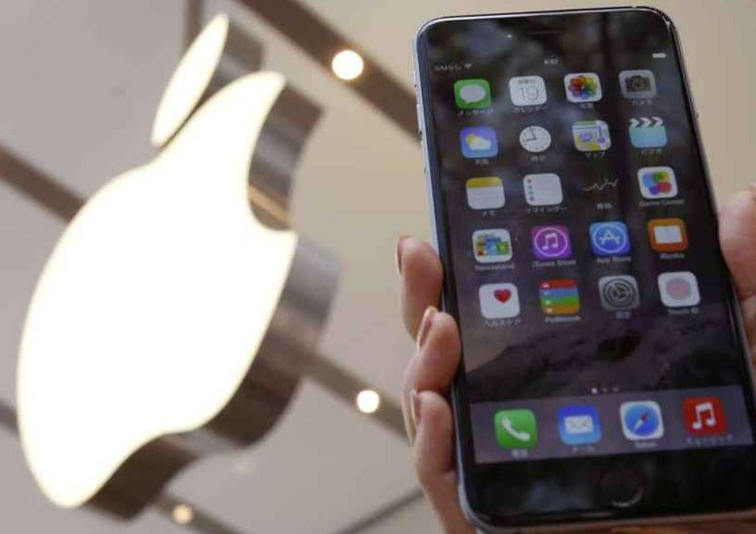 Apple iPhone release marred by 'Bendgate'