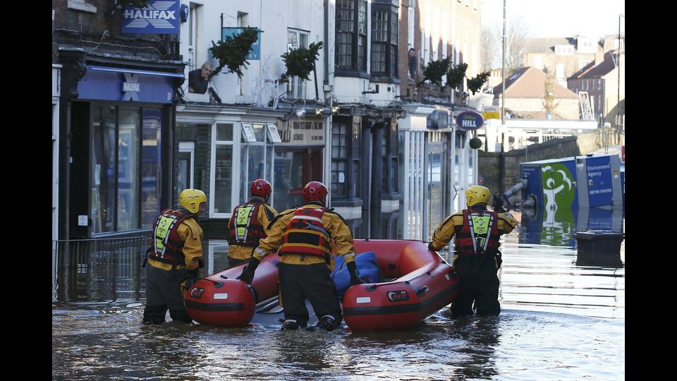 &nbsp;Inondazioni in Inghilterra, centinaia di evacuati - reuters