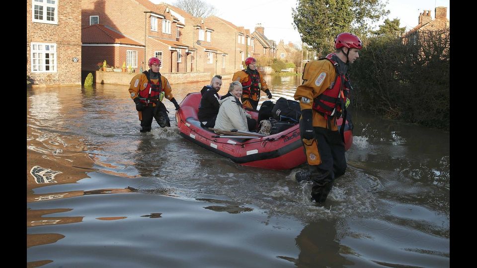 &nbsp;Inondazioni in Inghilterra, centinaia di evacuati - reuters