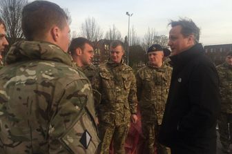 &nbsp;Gran Bretagna alluvione a York Cameron con soldati esercito