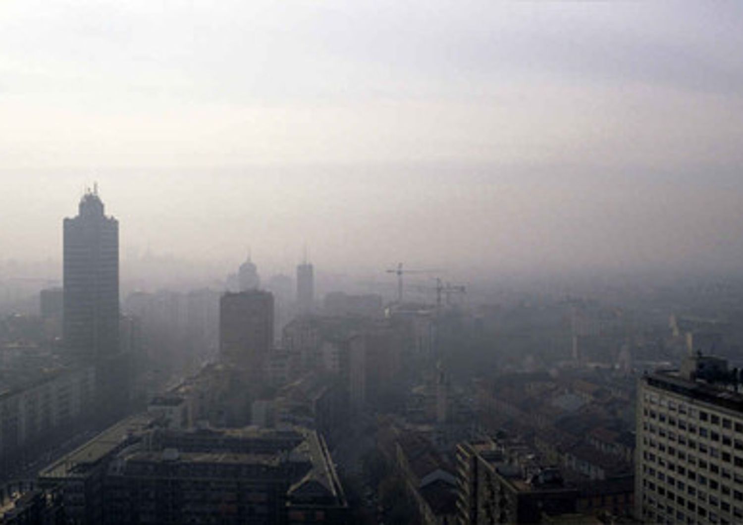 Blocco traffico Milano per eccesso inquinamento&nbsp;