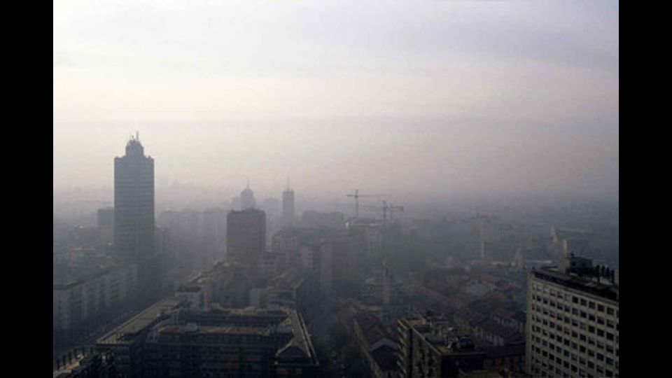 Blocco traffico Milano per eccesso inquinamento&nbsp;