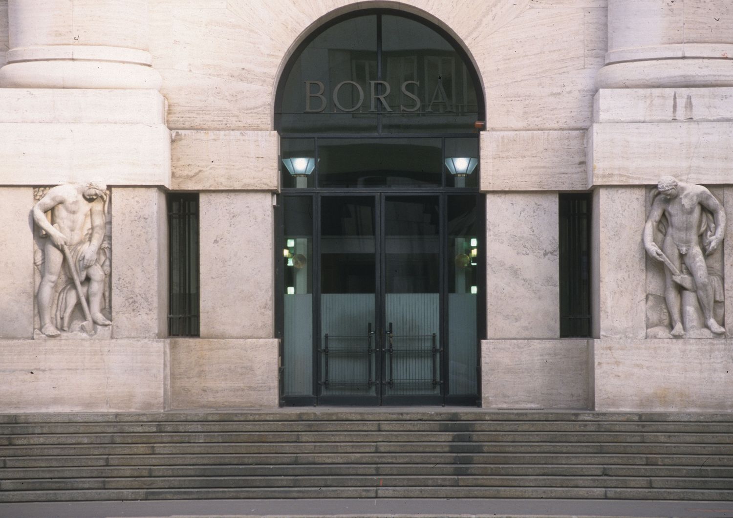 Borsa Milano piazza Affari