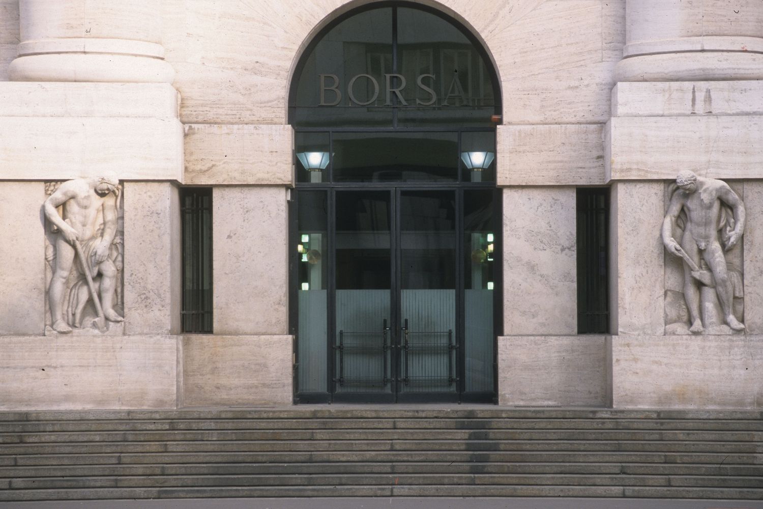 Borsa Milano piazza Affari