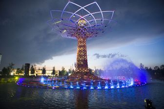 &nbsp;Apre Expo 2015 Nella foto l'Albero della vita