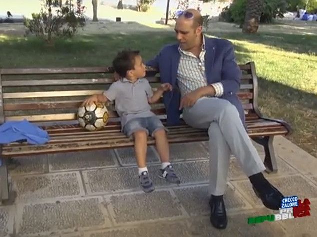 checco zalone scena quo vado&nbsp;